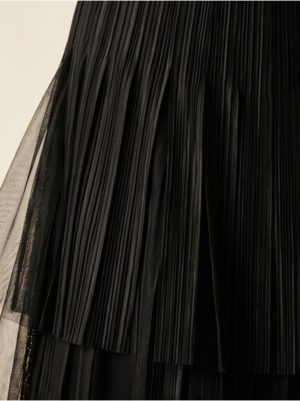 Chic Black Asymmetrical Pleated Layered Midi Skirt - Picture 4 of 11